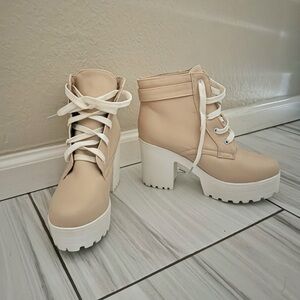 Women's Cream & White Lace-Up Platform Ankle Boots